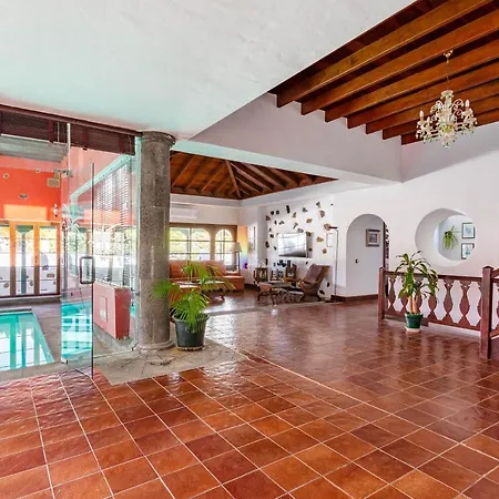 Luxury * Haría